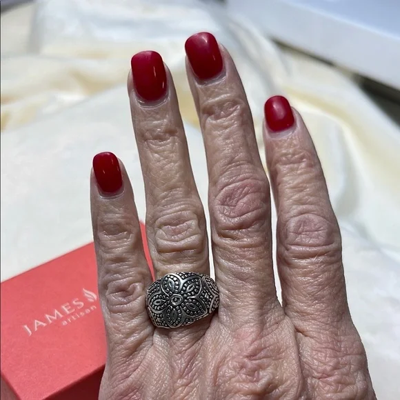 Intricate Silver Floral Ring - Picture 4 of 4